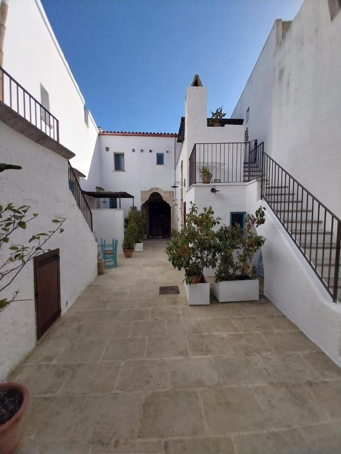 Dimora Da Tito - La Corte Dei Colori Spongano Exterior foto